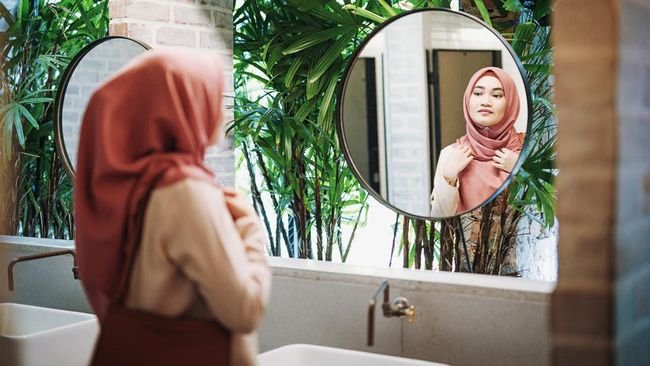 Jangan Bercermin Terlalu Lama, Ini Alasannya