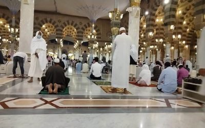 Lansia Tak Lakukan Shalat Arbain, Batalkah Ibadah Haji?