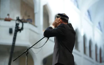 Berapa Lama Jarak antara Adzan dan Iqamah