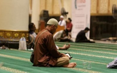 Hukum Melaksanakan Iktikaf