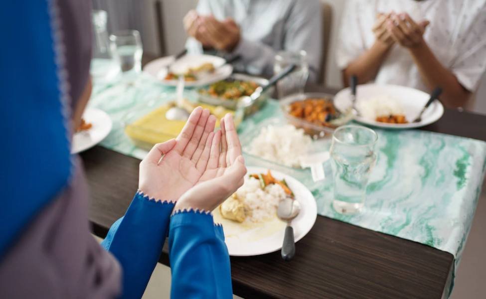 Alasan Larangan Meniup Minuman dan Makanan Menurut Ilmiah