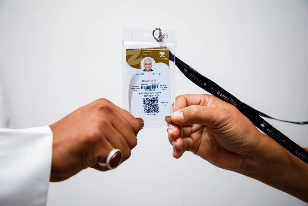 Jemaah Wajib Kalungkan Smart Card Jemaah Wajib Kalungkan Smart Card