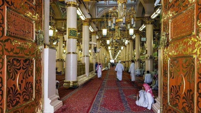 Fasilitasi Ziarah ke Masjid Nabawi bagi Jemaah yang Sakit