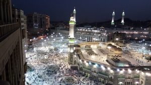 Jemaah Haji Haid Tidak Wajib Tawaf Wada, Cukup Berdoa di Pintu Masjidil Haram
