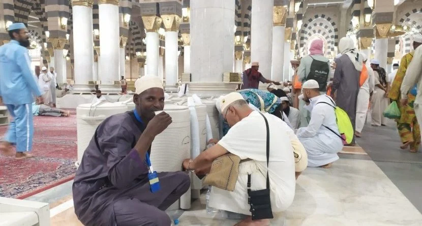 Kesalahan saat Minum Air Zamzam